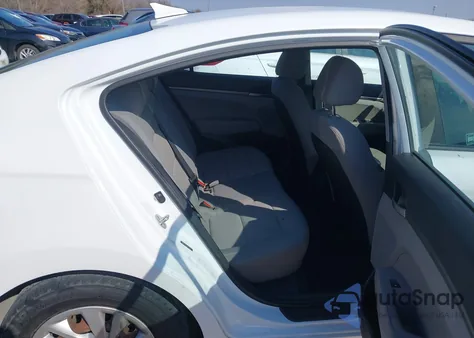 2017 Hyundai Elantra Se из США, поврежденный, VIN 5NPD74LF3HH177922